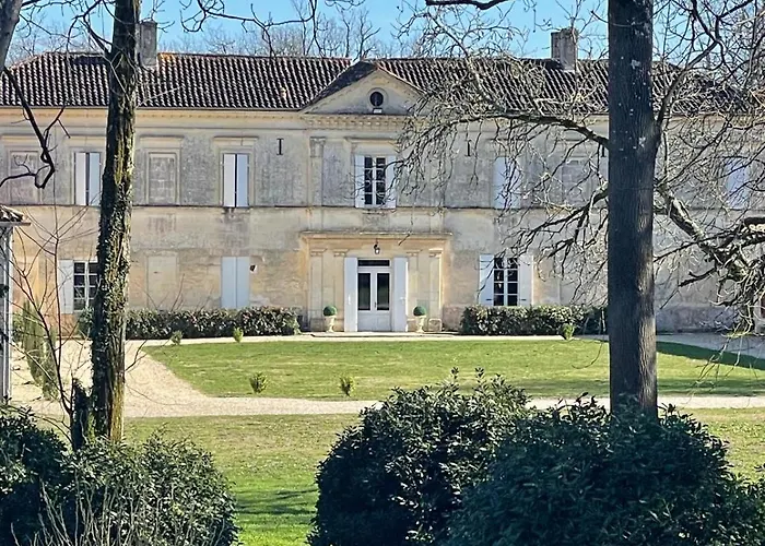 Дом отдыха Petite Rousserie Sur Domaine La Rousserie